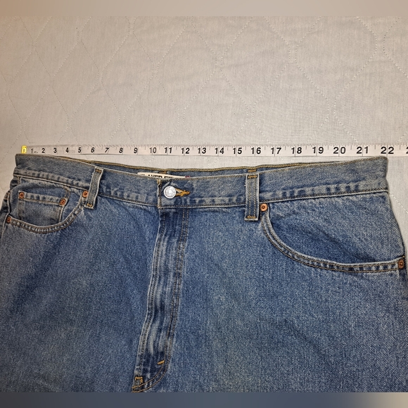 Levi's 550 Relaxed-Fit Big Man's Jeans 44x30 Blue Straight Slightly Distressed - Picture 9 of 12